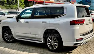 Toyota Land Cruiser LC300 2023 White