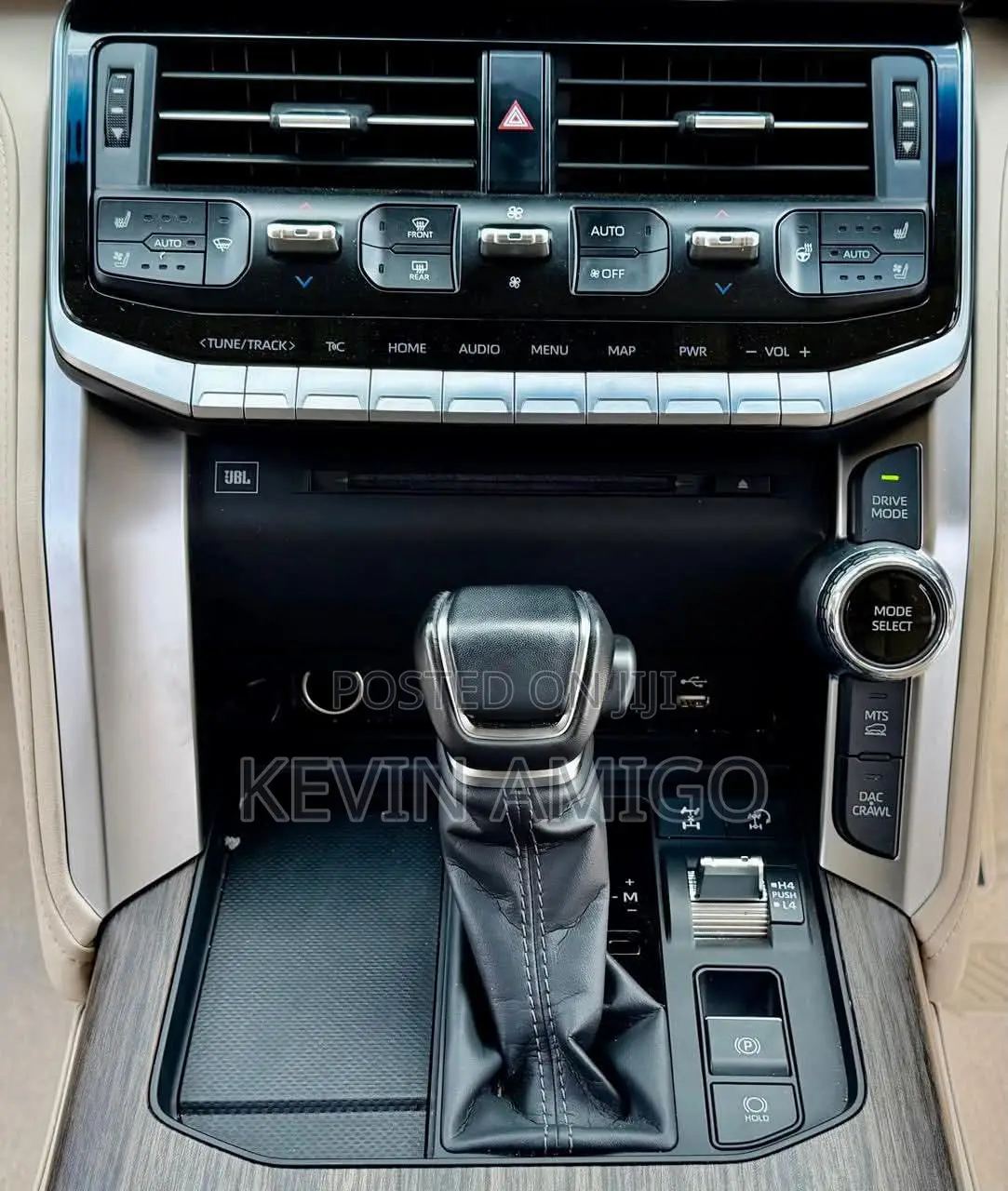 Toyota Land Cruiser LC300 2023 White