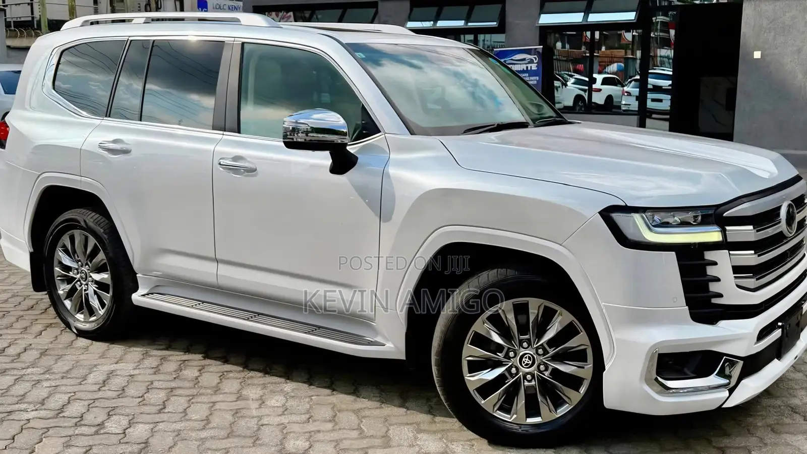 Toyota Land Cruiser LC300 2023 White
