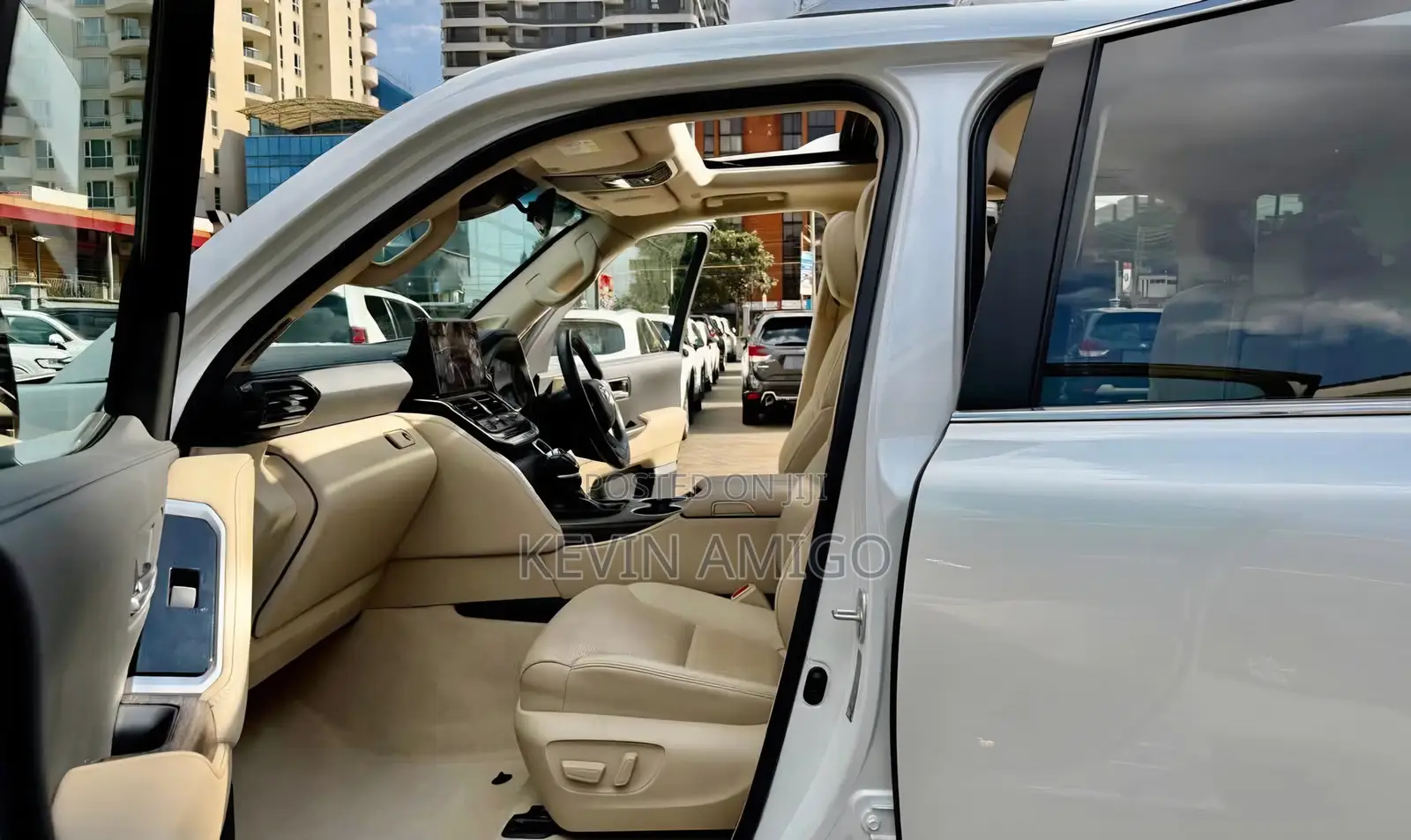 Toyota Land Cruiser LC300 2023 White