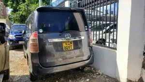 Toyota Noah 2012 Gray