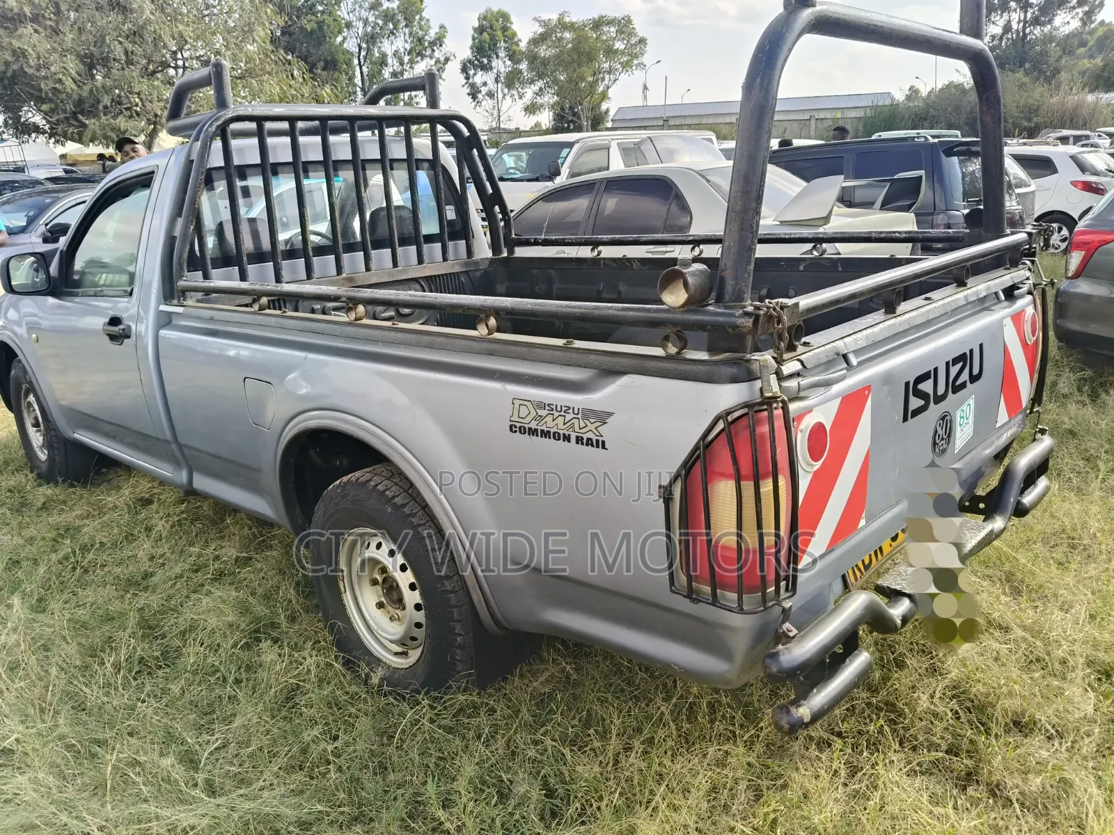 Isuzu D-MAX 2013 Silver