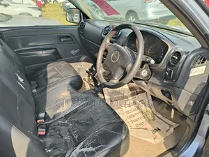 Isuzu D-MAX 2013 Silver