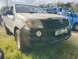 Toyota Hilux 2014 White