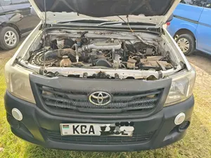 Toyota Hilux 2014 White