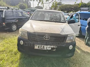 Toyota Hilux 2014 White