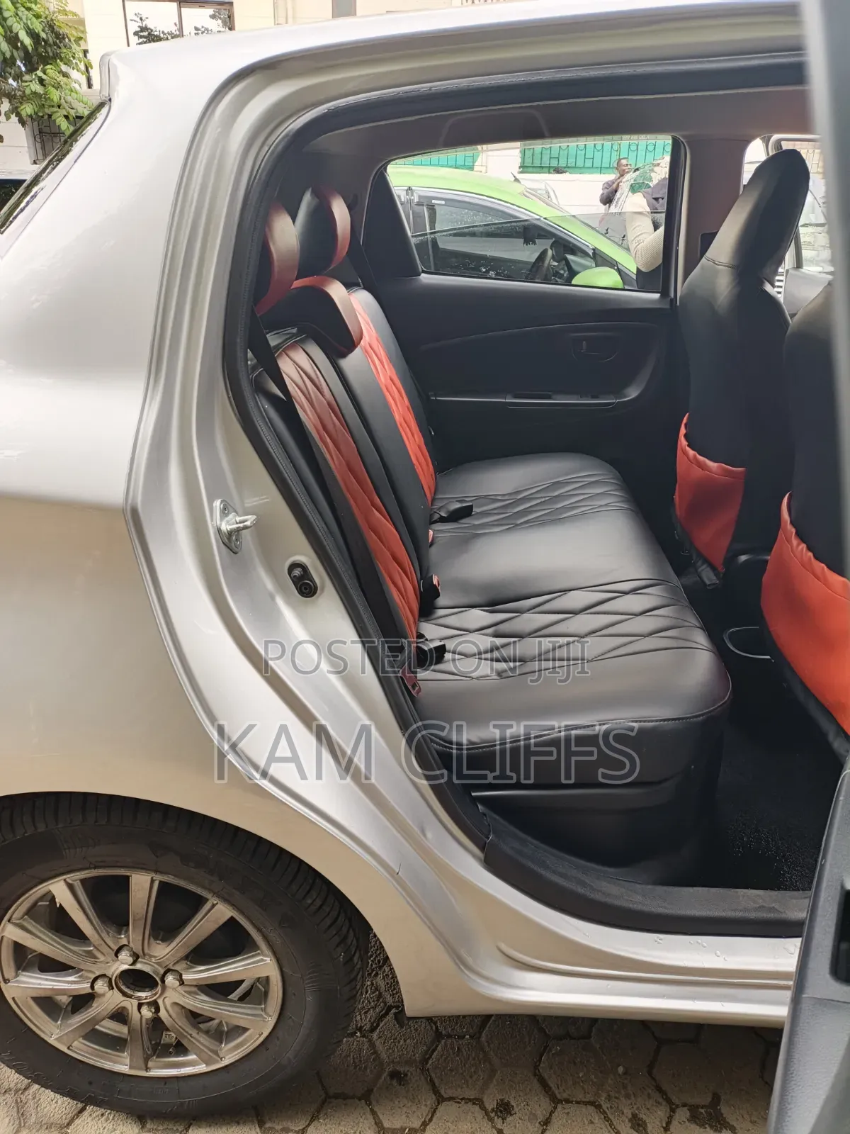 Toyota Vitz 2018 Silver