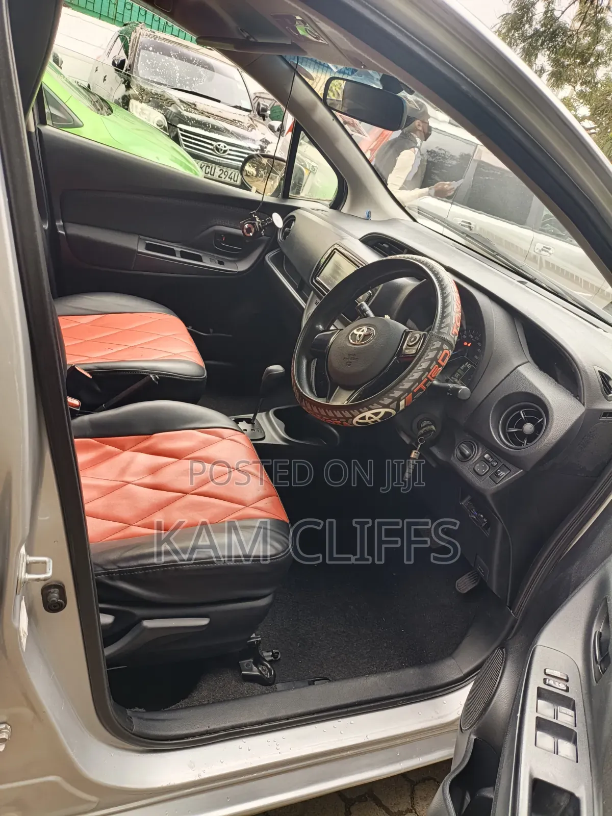 Toyota Vitz 2018 Silver