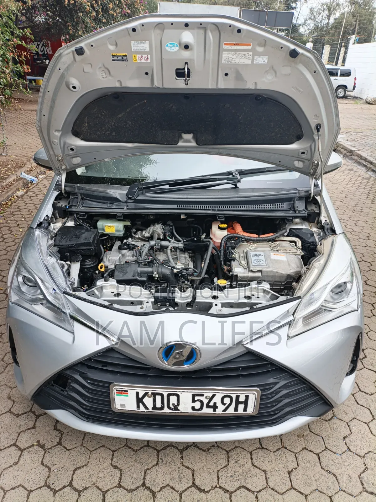 Toyota Vitz 2018 Silver