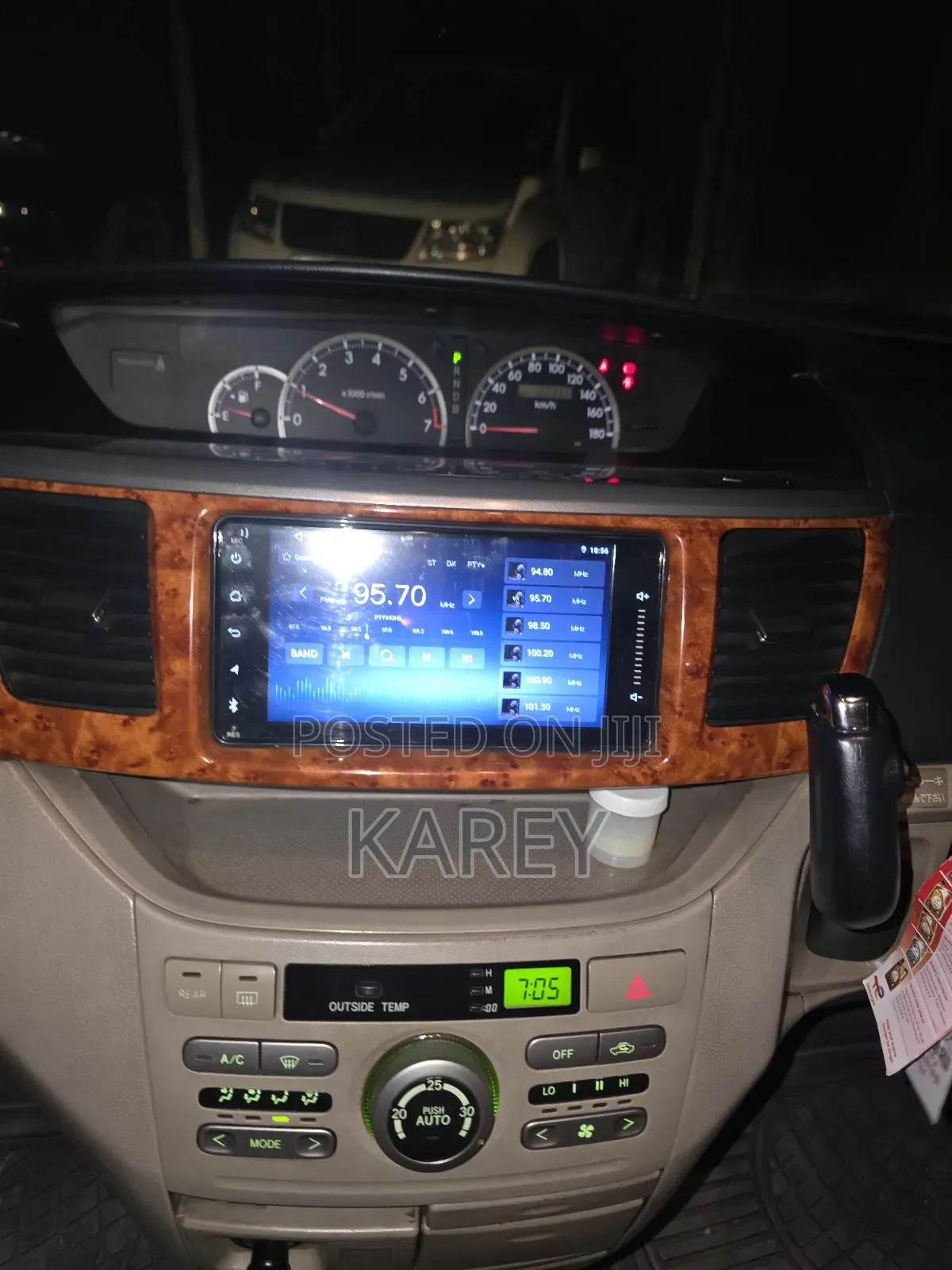 Toyota Noah 2005 White