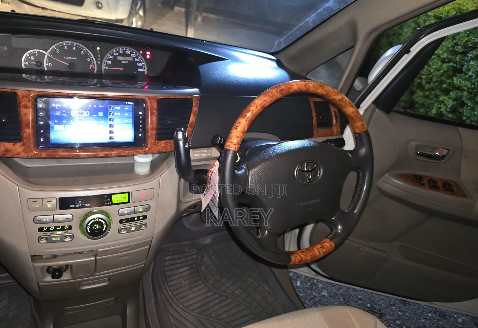 Toyota Noah 2005 White