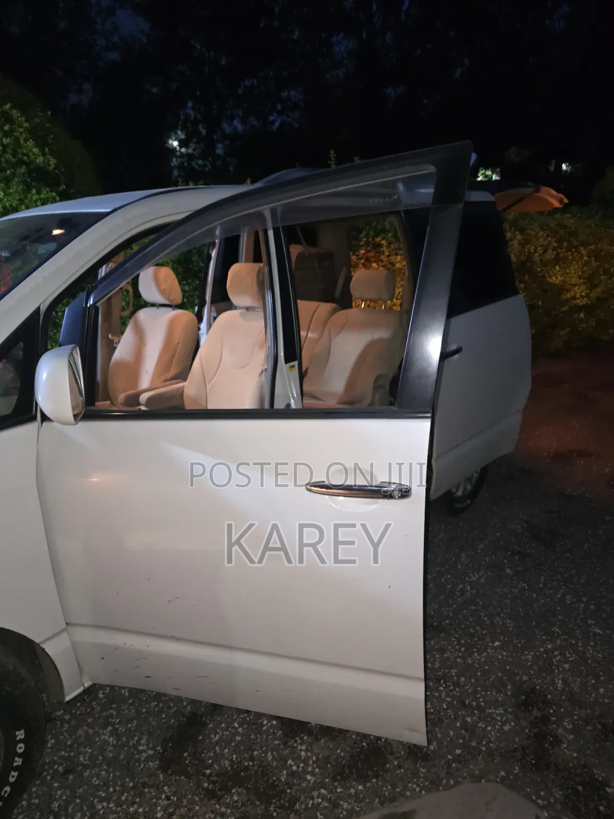Toyota Noah 2005 White