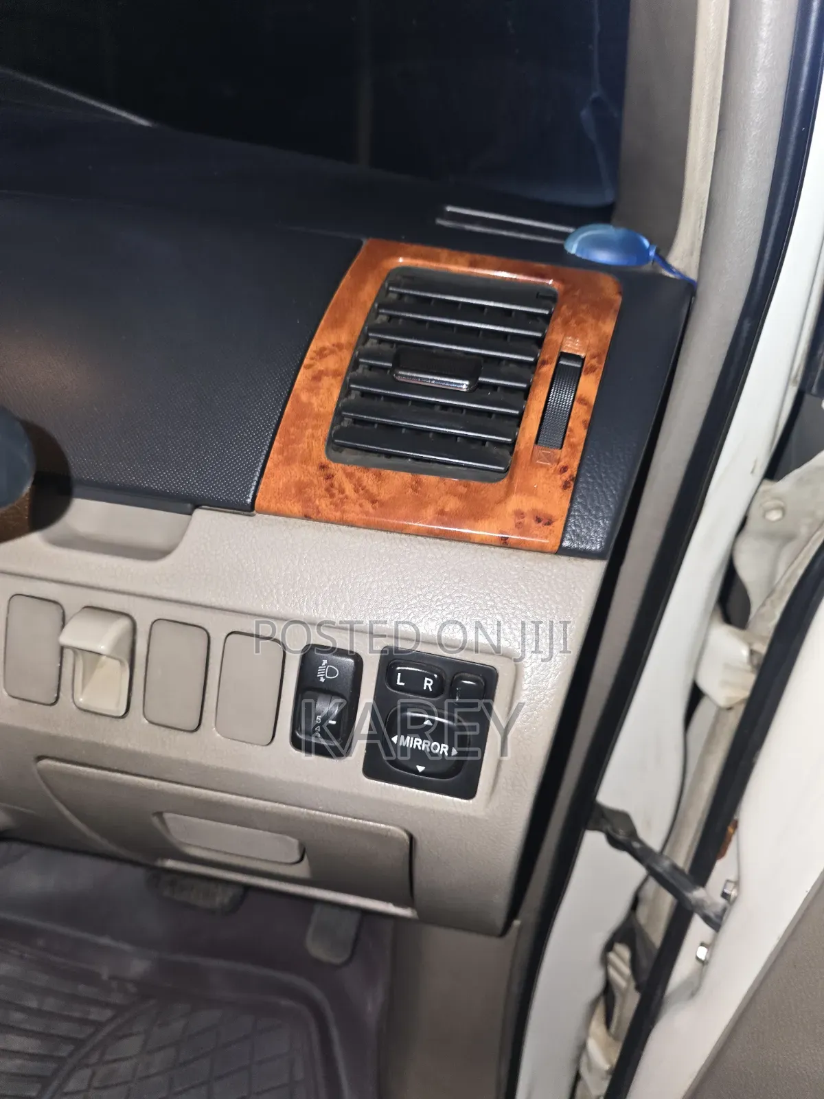 Toyota Noah 2005 White