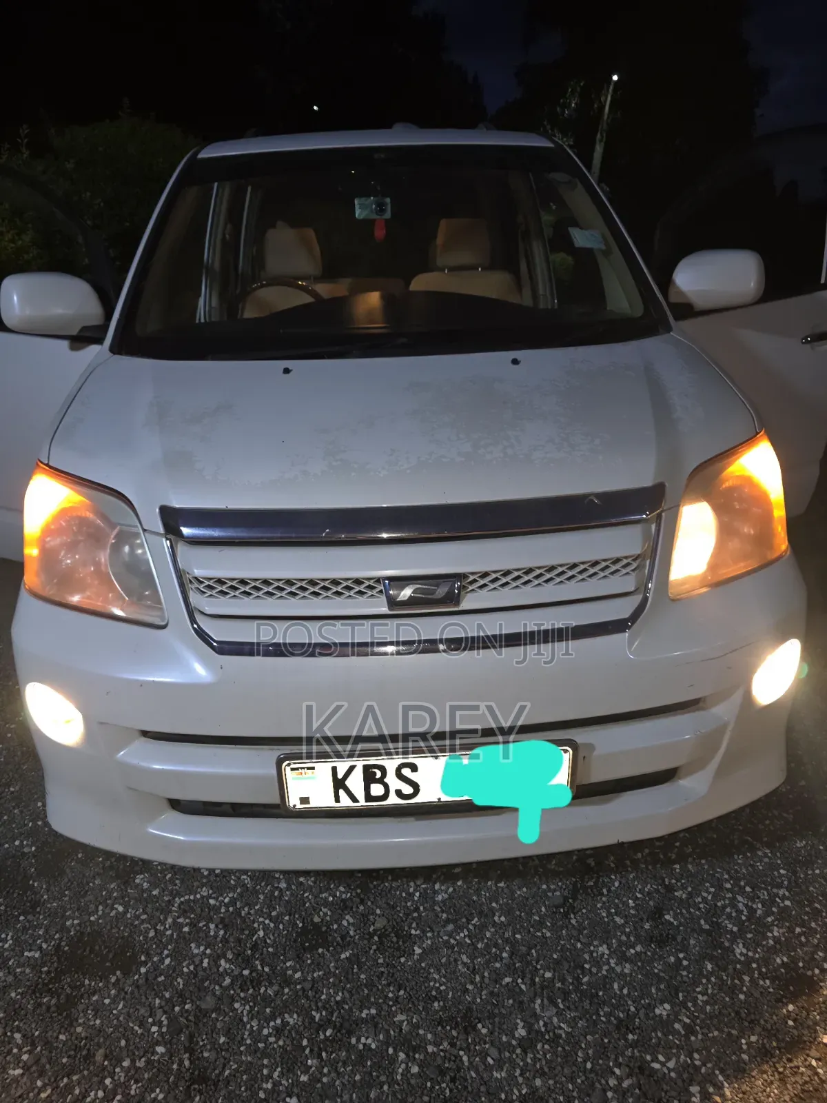 Toyota Noah 2005 White