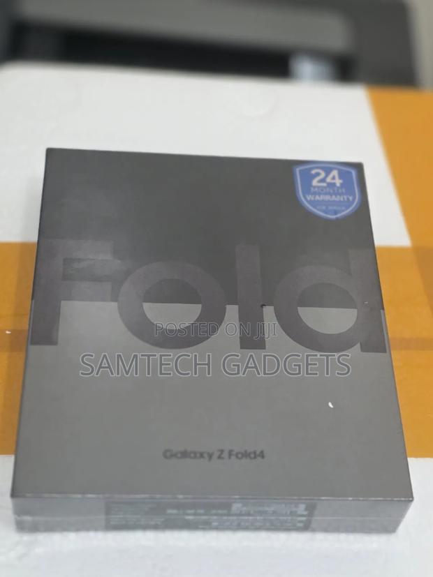 New Samsung Galaxy Z Fold4 256 GB Blue