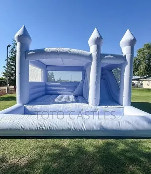 Toto Bouncing Castle