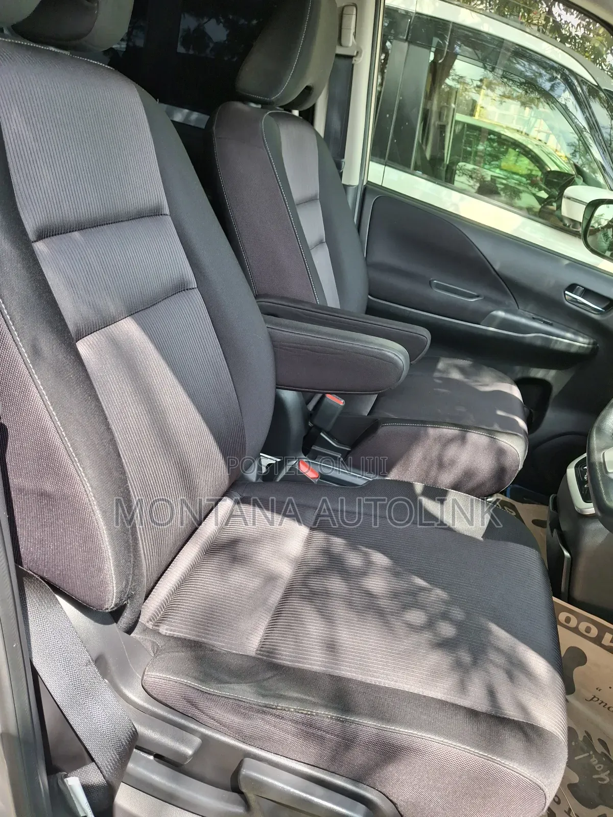 Nissan Serena 2019 Beige