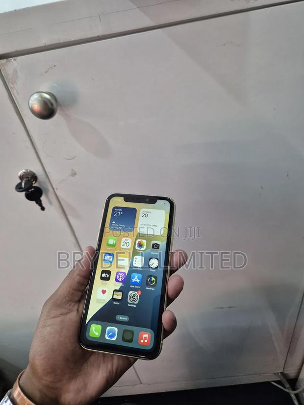 Apple iPhone XR 128 GB Yellow - thumbnail 2