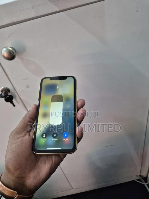 Apple iPhone XR 128 GB Yellow - thumbnail 7