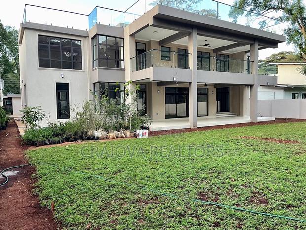 6bdrm Villa in Hardy for sale