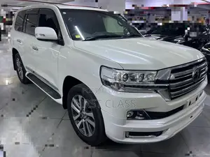 Toyota Land Cruiser 4.6 V8 ZX 2019 White
