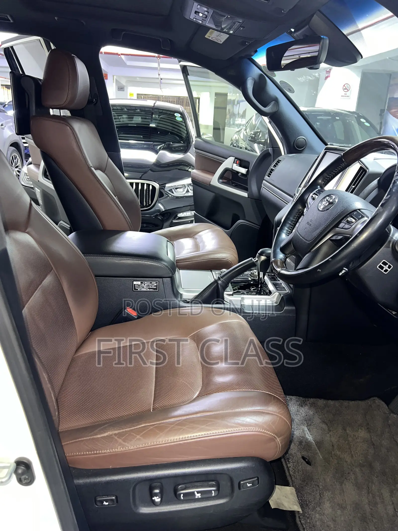 Toyota Land Cruiser 4.6 V8 ZX 2019 White