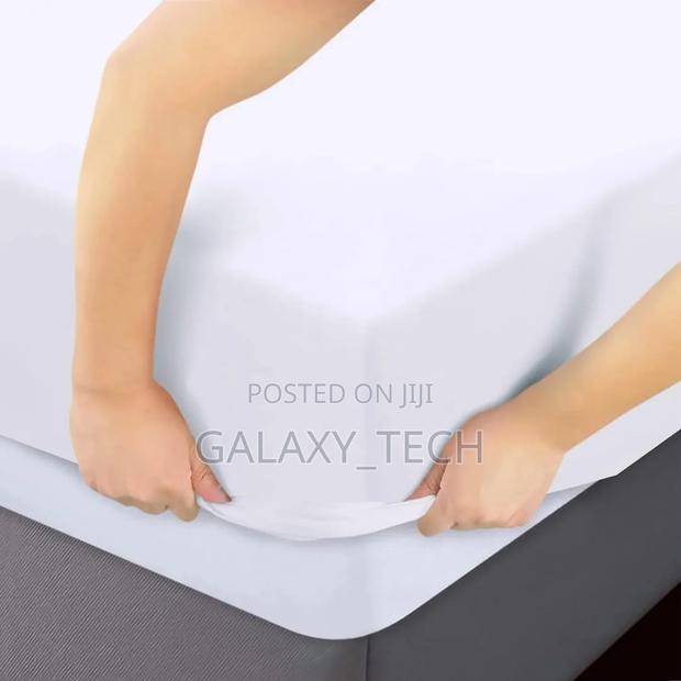 High Quality Cotton Mattress Cover With 2 Pillow Cases - thumbnail 3
