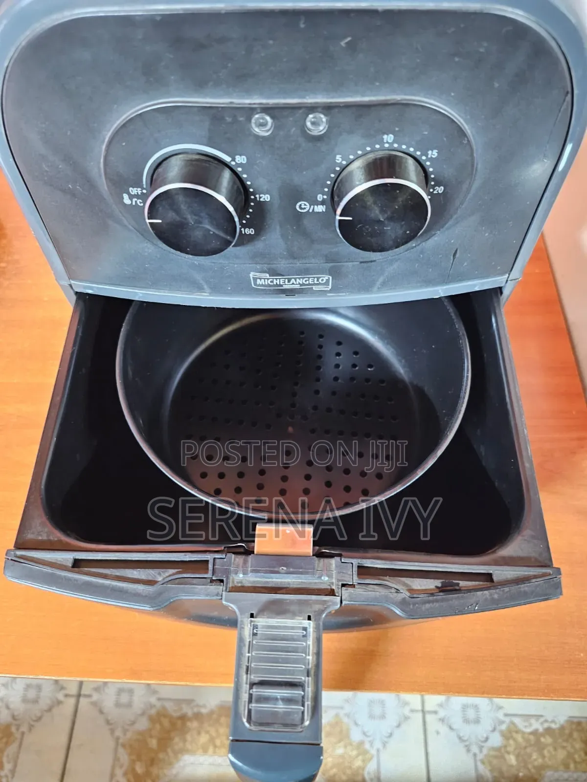Michelangelo Airfryer 
German Origin.