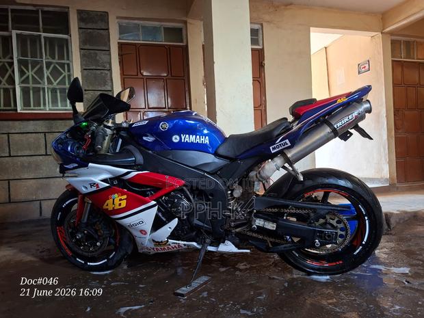 Yamaha R1 2015 Blue - thumbnail 2