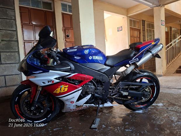 Yamaha R1 2015 Blue - thumbnail 3