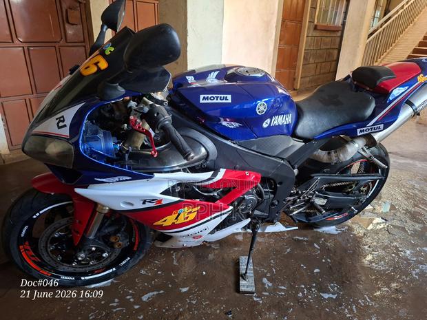 Yamaha R1 2015 Blue - thumbnail 4