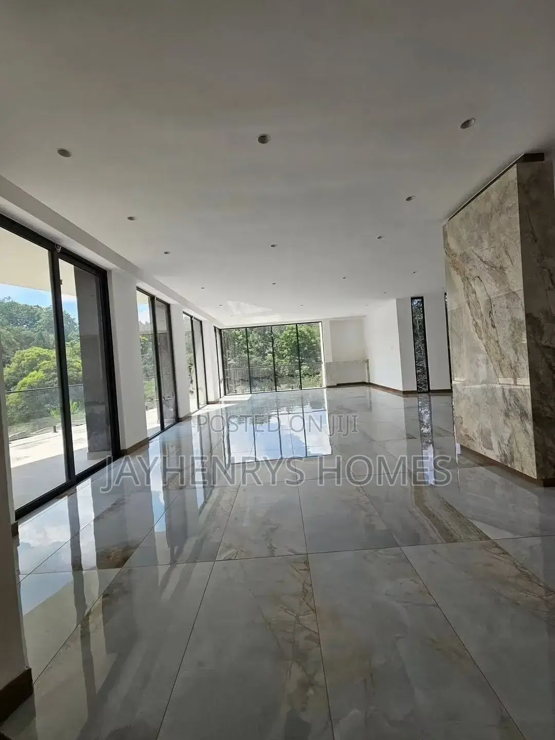 5bdrm Villa in Nyari for sale