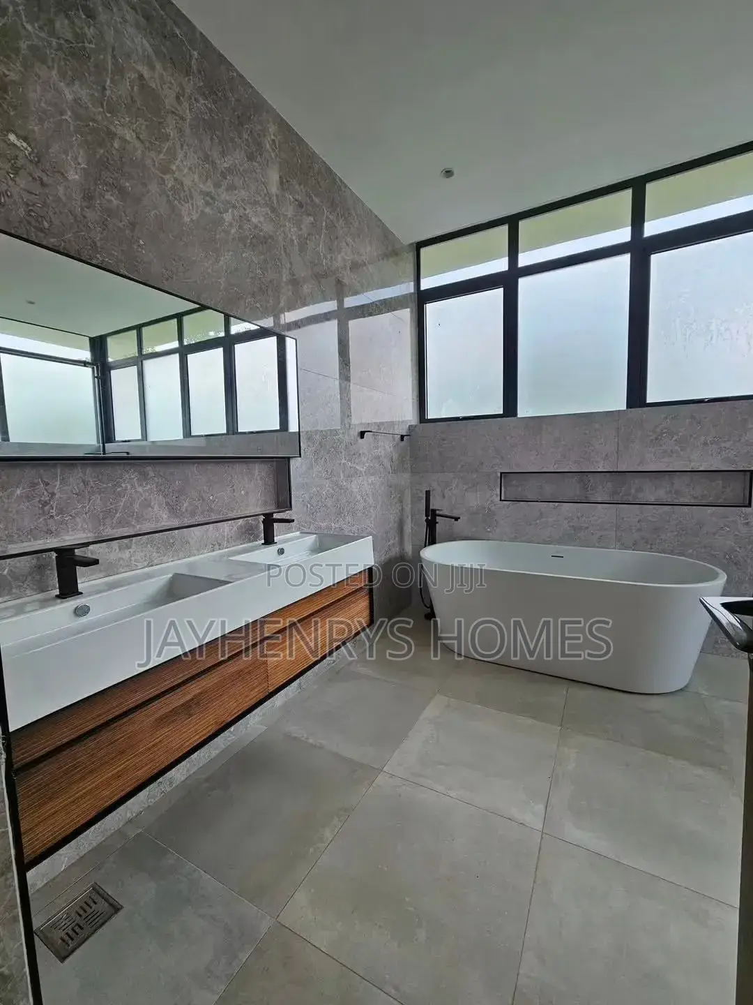 5bdrm Villa in Nyari for sale