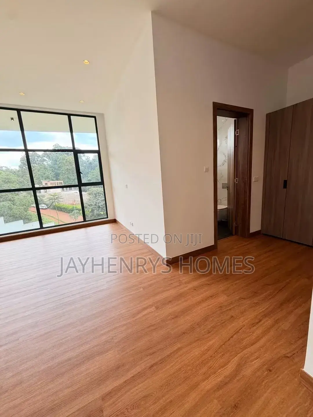 5bdrm Villa in Nyari for sale