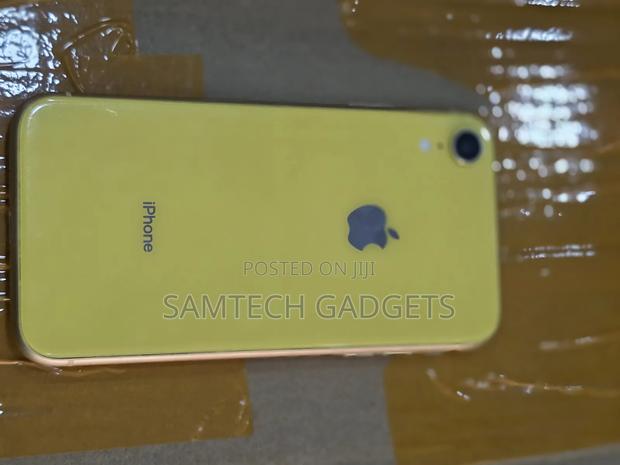 Apple iPhone XR 128 GB Yellow
