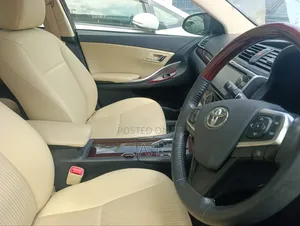 Toyota Premio 2019 Beige