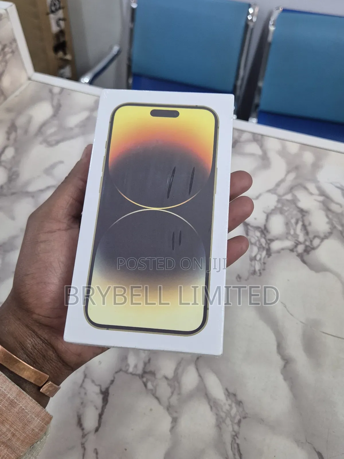 New Apple iPhone 14 256 GB Gold