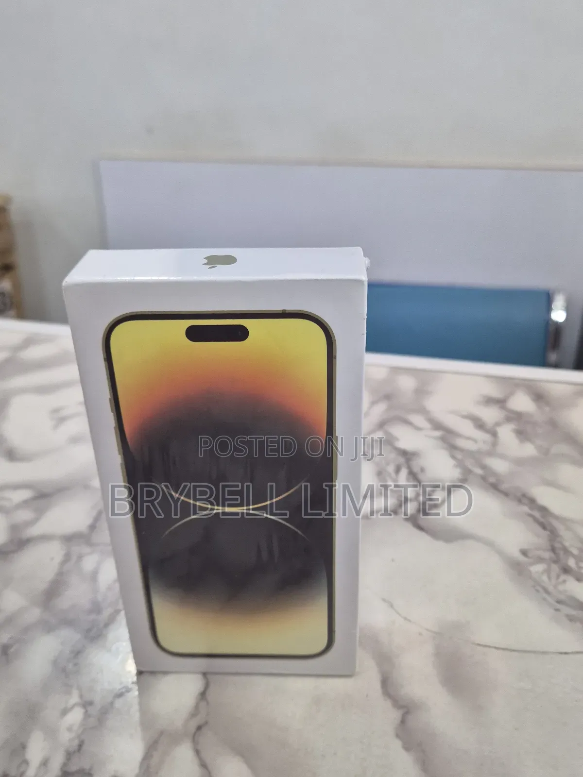 New Apple iPhone 14 256 GB Gold
