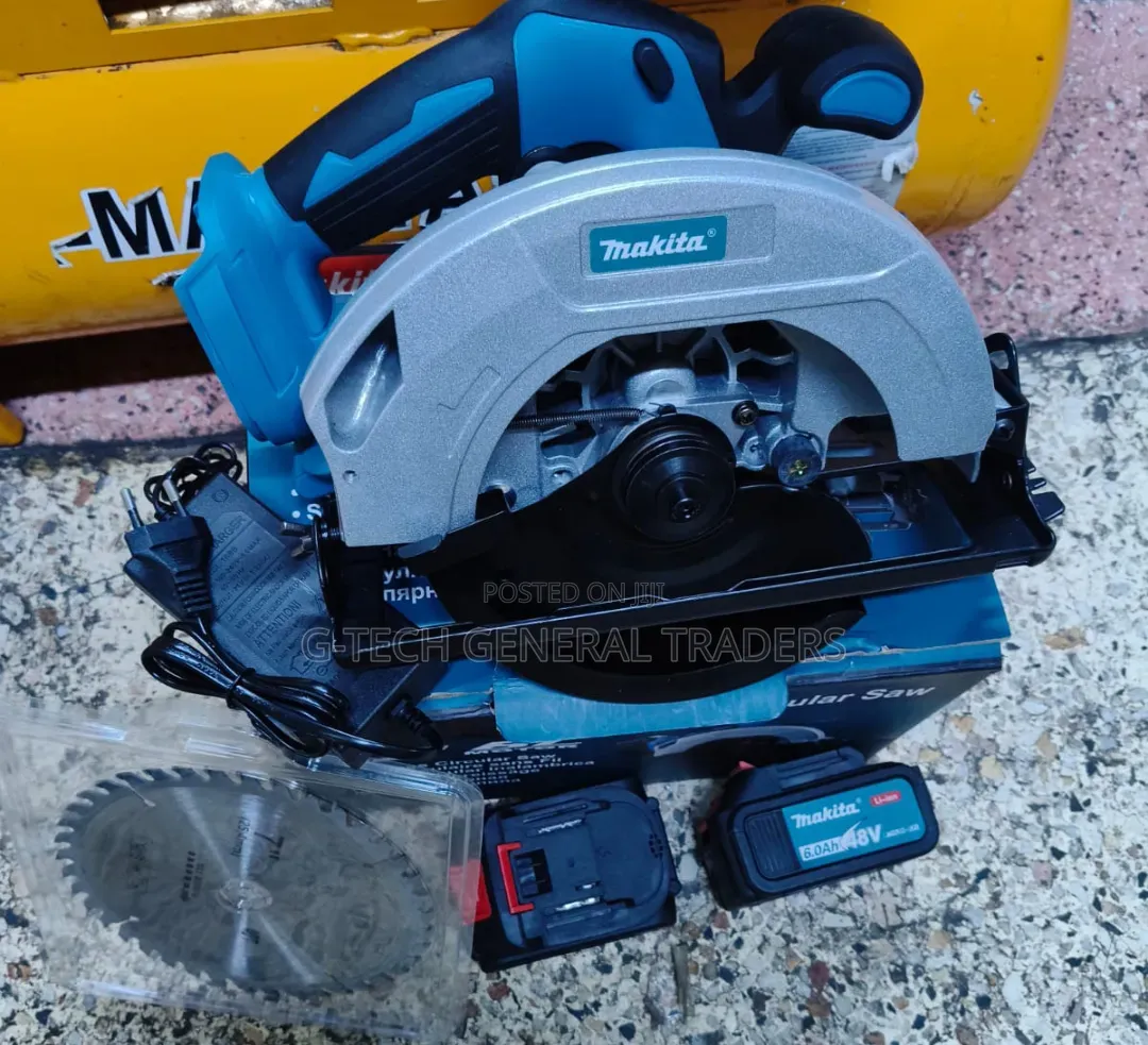Makita Cordless Circular Saw 
96v 2 Batteries