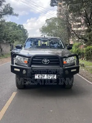 Toyota Hilux 2021 Silver
