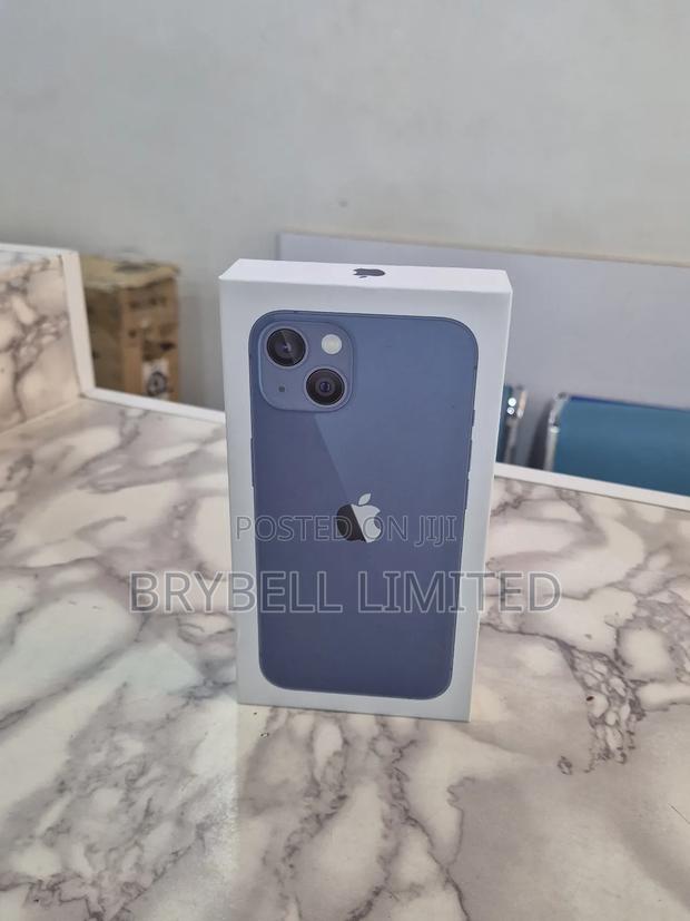 New Apple iPhone 13 128 GB Blue