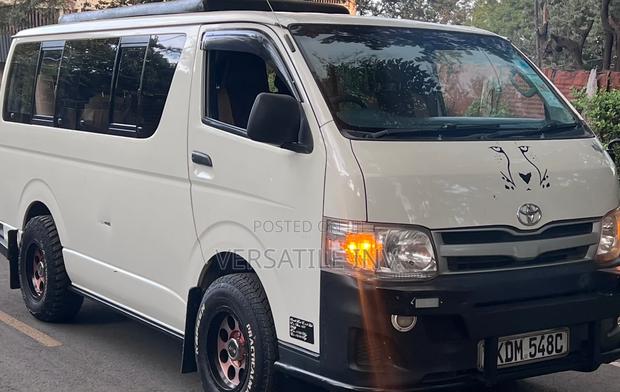 Toyota HiAce 2014 White - thumbnail 3