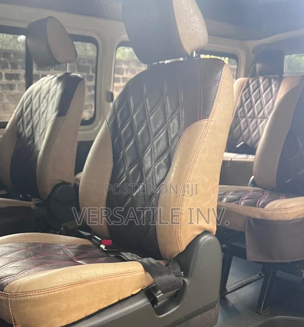 Toyota HiAce 2014 White - thumbnail 4