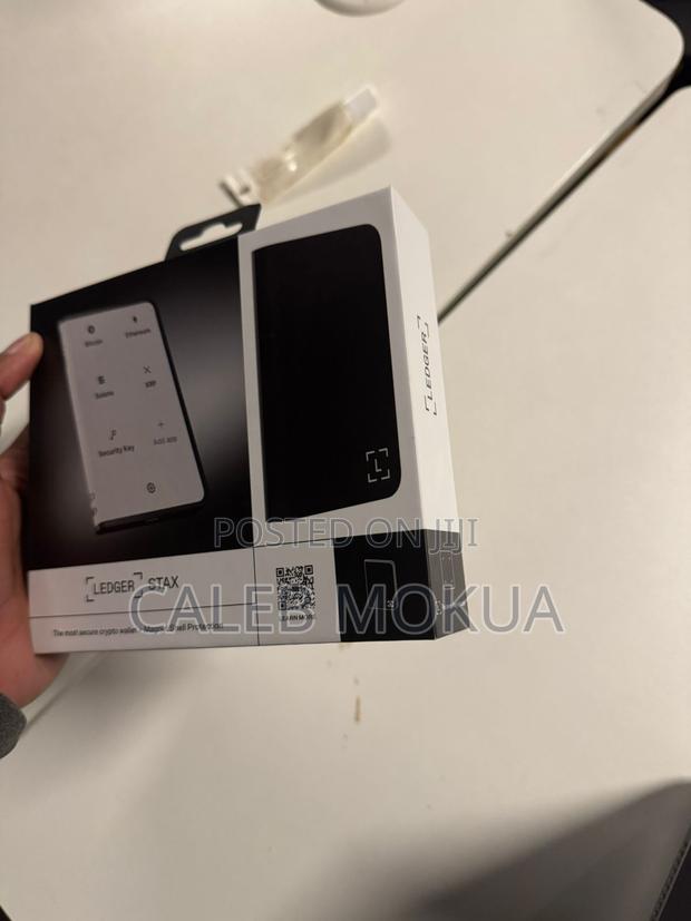 Ledger Stax - thumbnail 2