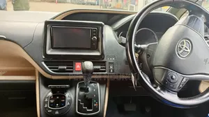 Toyota Noah 2017 White