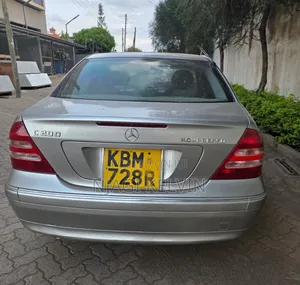 Mercedes-Benz C200 2004 Gold