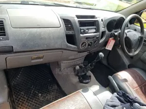 Toyota Hilux 2010 Gray