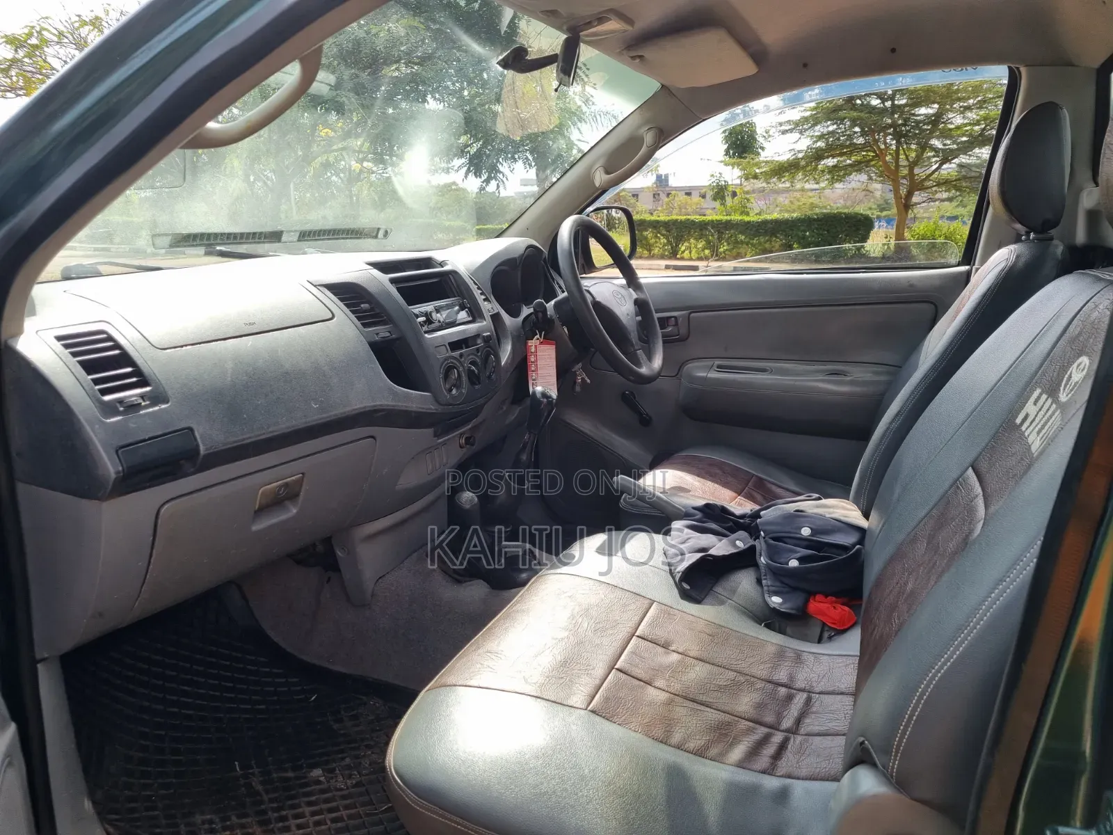 Toyota Hilux 2010 Gray