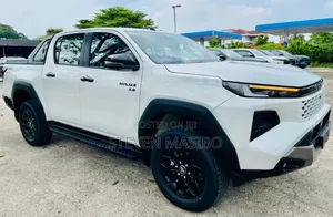 New Toyota Hilux 2025 White