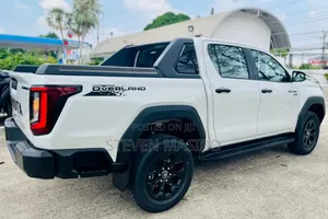 New Toyota Hilux 2025 White